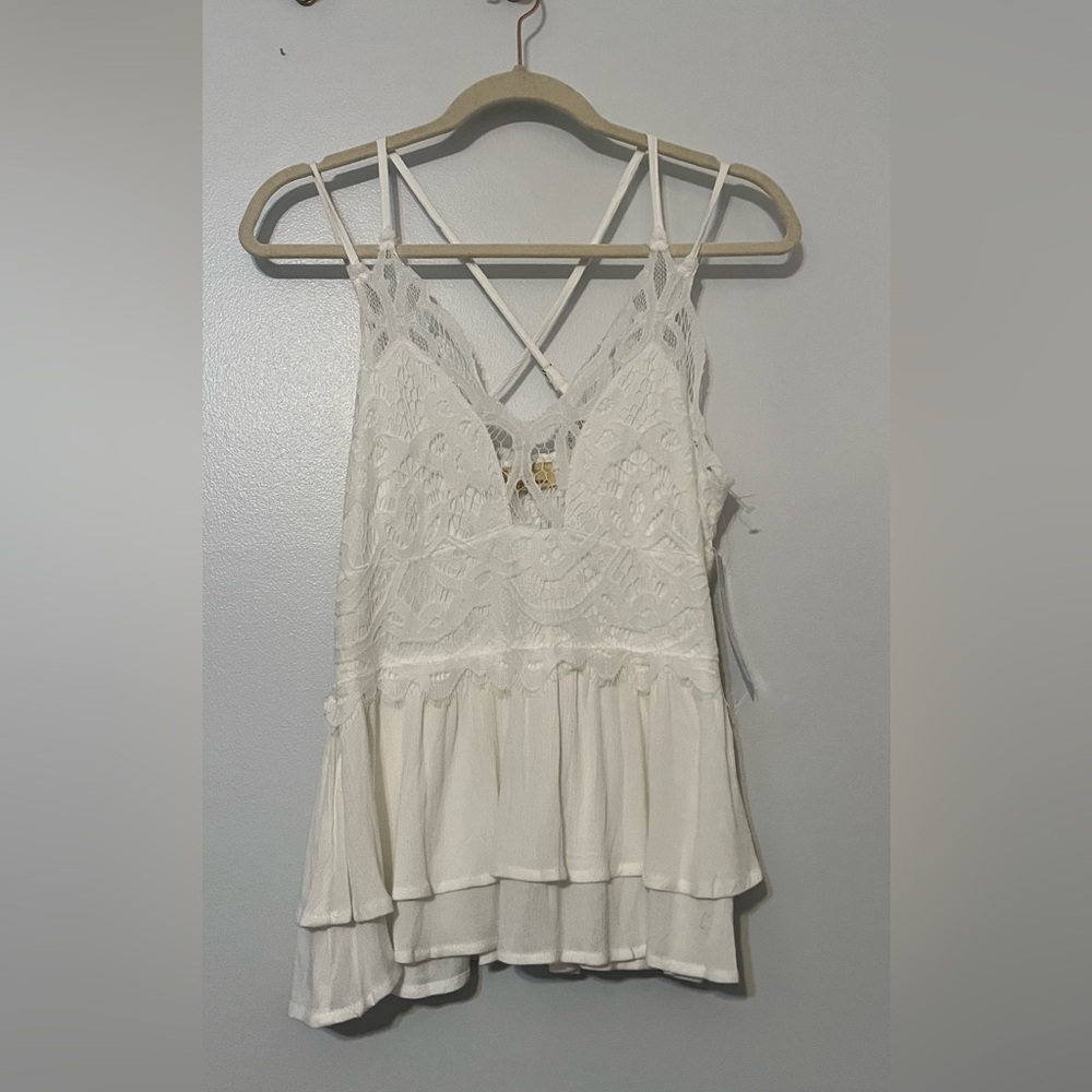 Lizard Thicket White Lace Tank